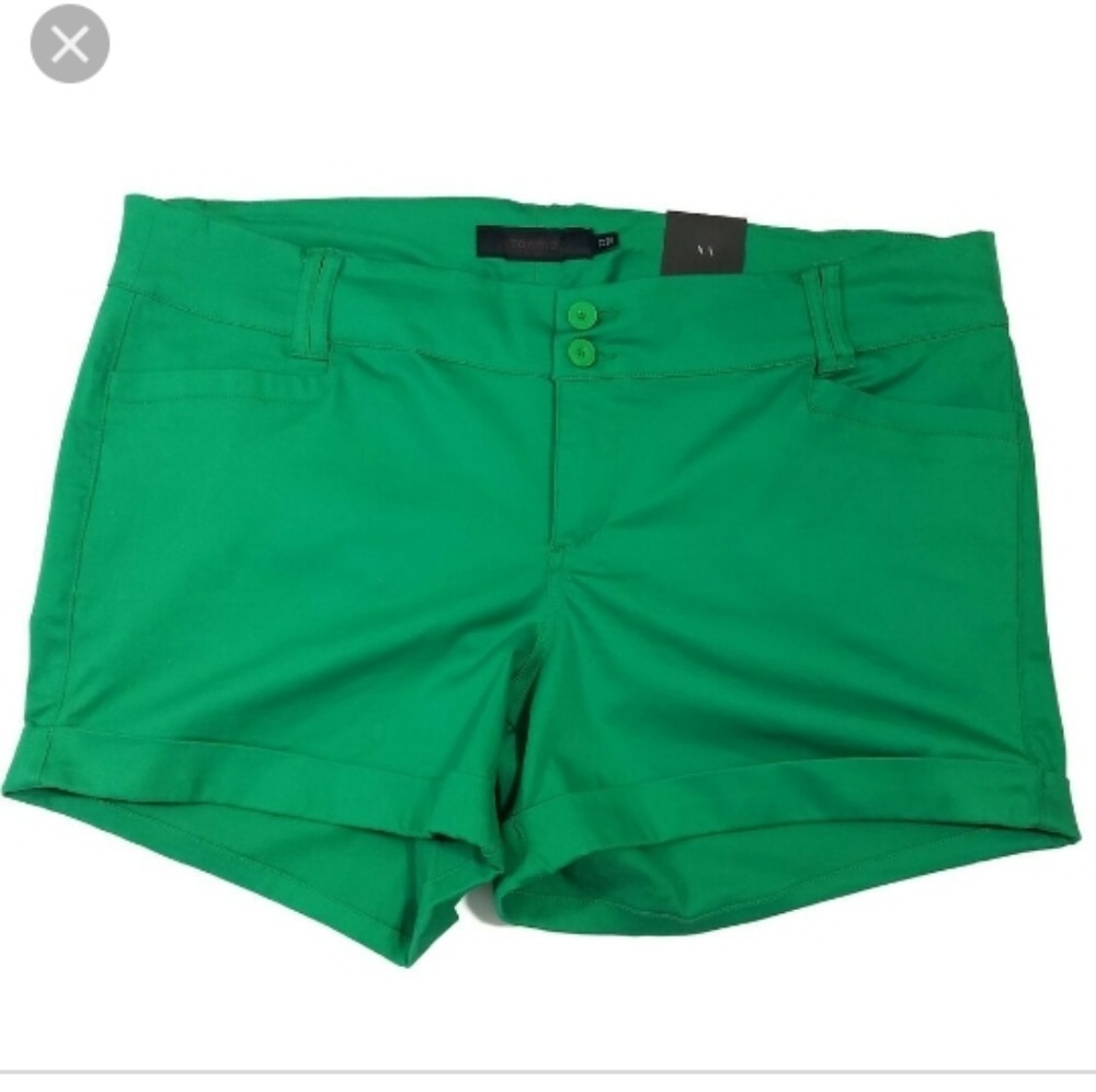 Adorable 2 button short shorts